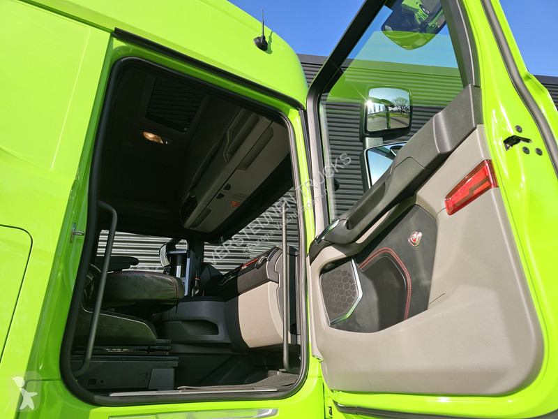 Влекач Scania S770 V8 / 6x4 / RETARDER / FU AIR /