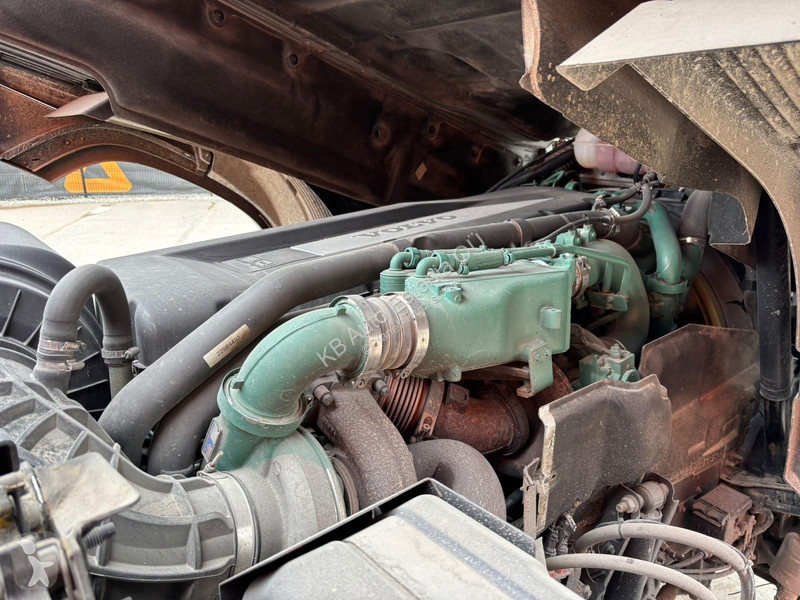 Cabeza tractora Volvo 650 6x2 GCW 70 ton /...