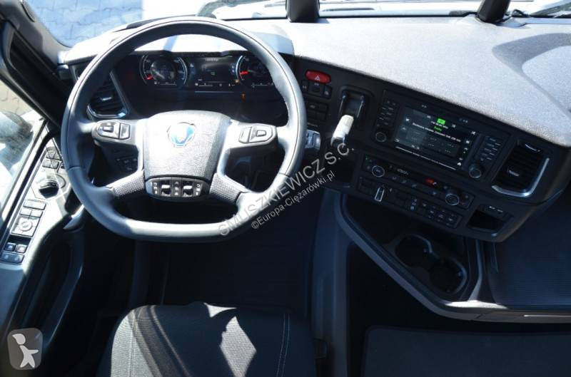 Влекач Scania