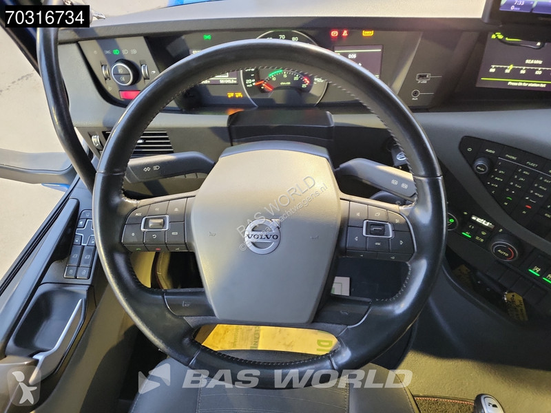 جرار Volvo 500 8X2 Steered Tag axle!...