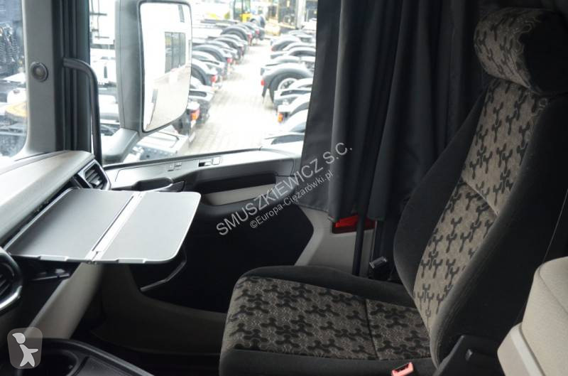 Влекач Scania
