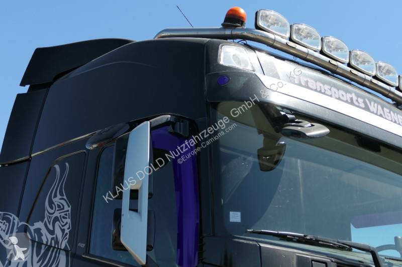 جرار Volvo