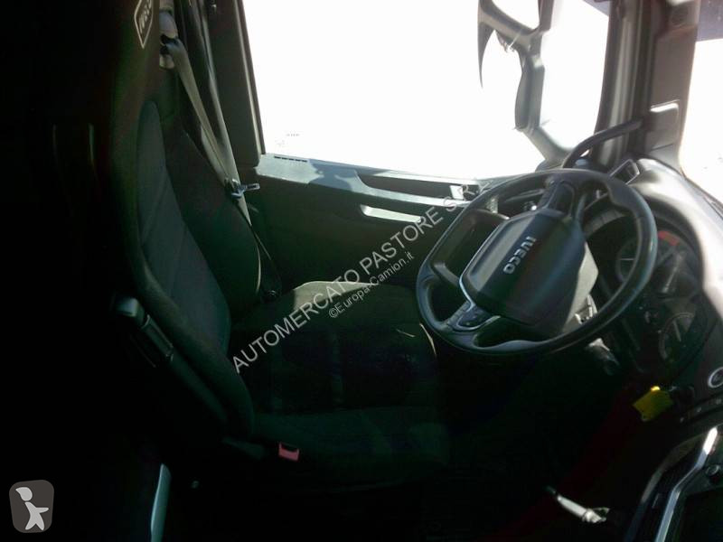 Nyergesvontató Iveco 440 S 48