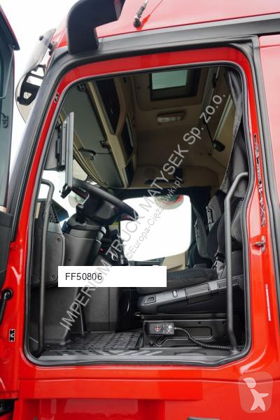 Влекач Mercedes ACTROS 1845