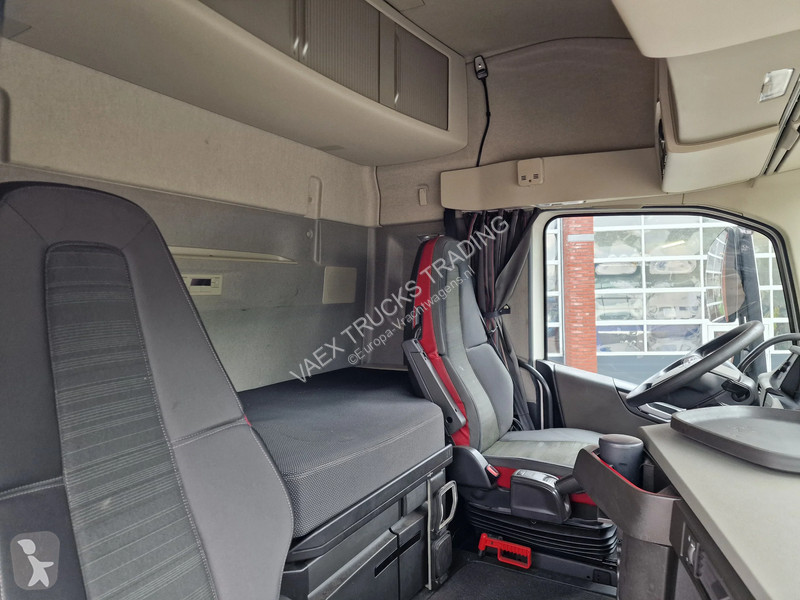 جرار Volvo 13460 Globetrotter 4x2 - Full...