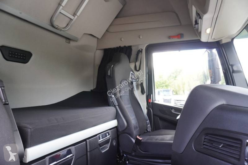Влекач Iveco