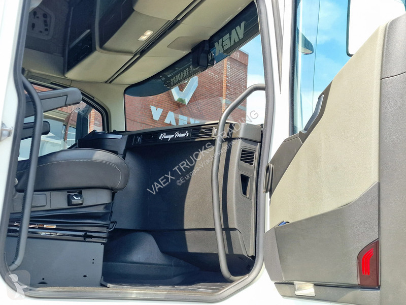 جرار Volvo 13500 Globetrotter XL 6x2 - Retarder...