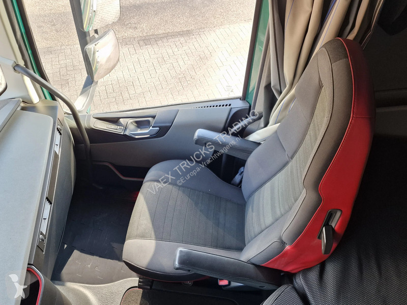 جرار Volvo 13460 Globetrotter 4x2 - ADR -...