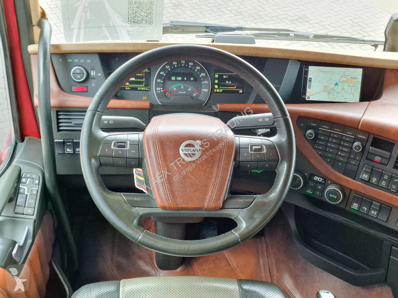 جرار Volvo 13540 Globetrotter 6x4 - Lift axle -...