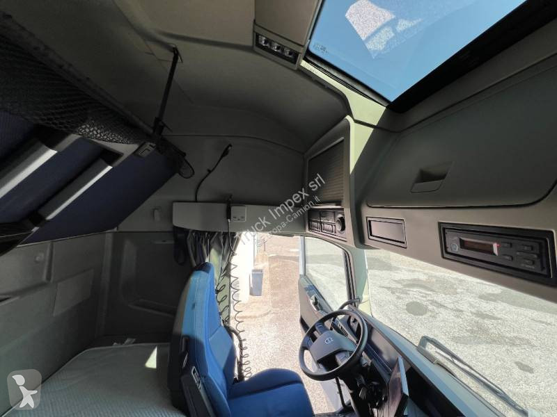 جرار Volvo