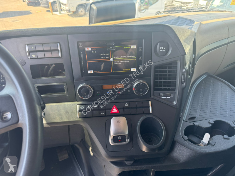 جرار Mercedes  1851 LS