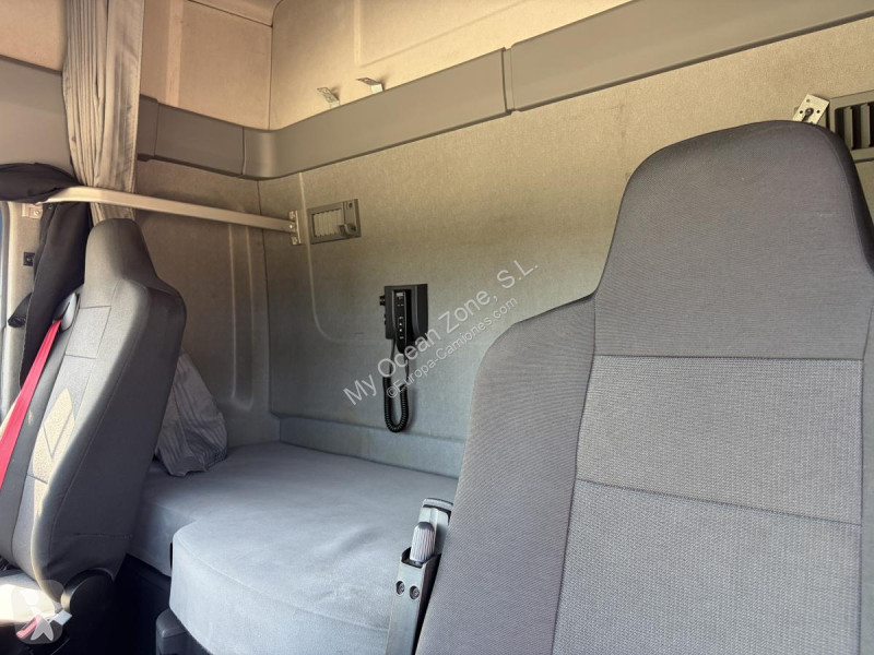 جرار Renault T440