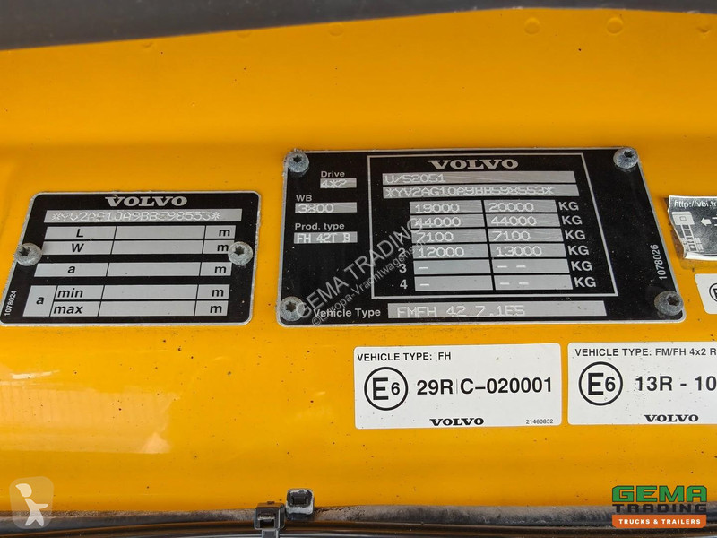 جرار Volvo 420 4x2 GlobeTrotter Euro5 -...