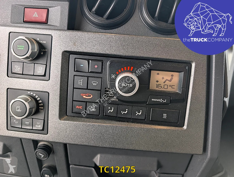 جرار Renault T 520