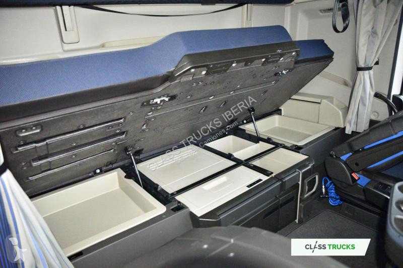 جرار Volvo 500 Globetrotter XL
