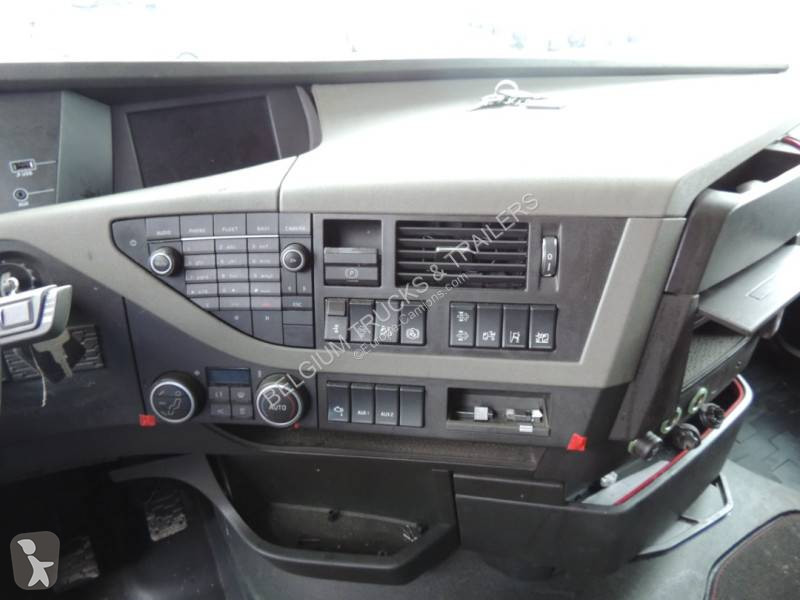 جرار Volvo