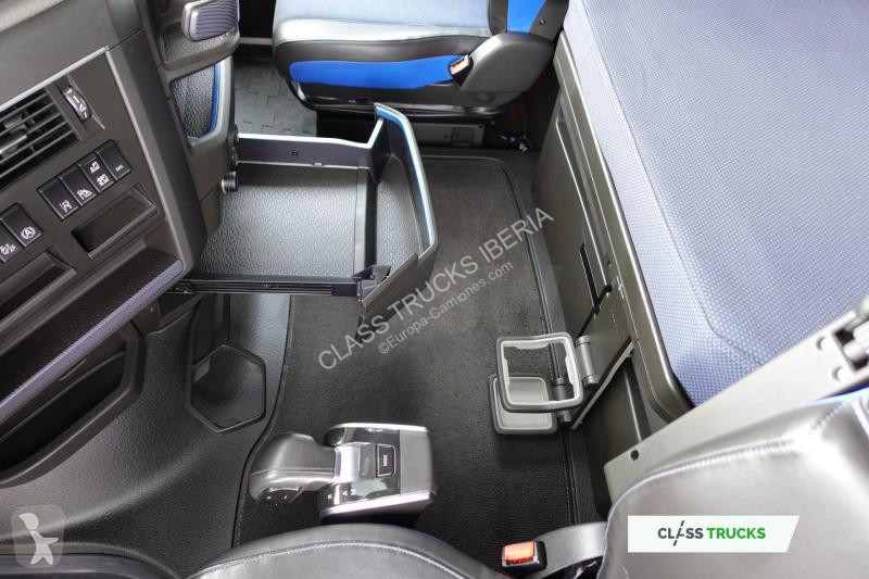 جرار Volvo 500 Globetrotter XL