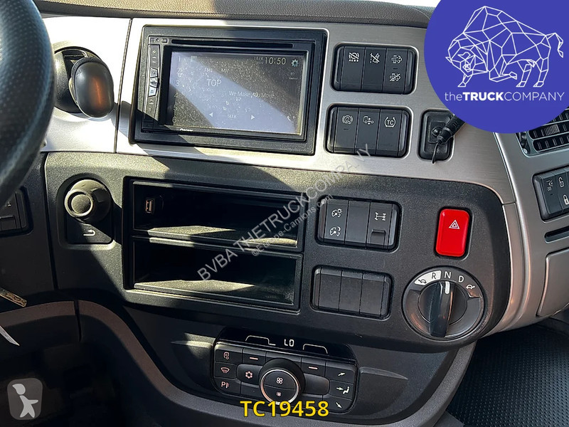 جرار DAF 530