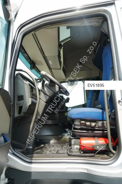 Влекач Volvo FH 500