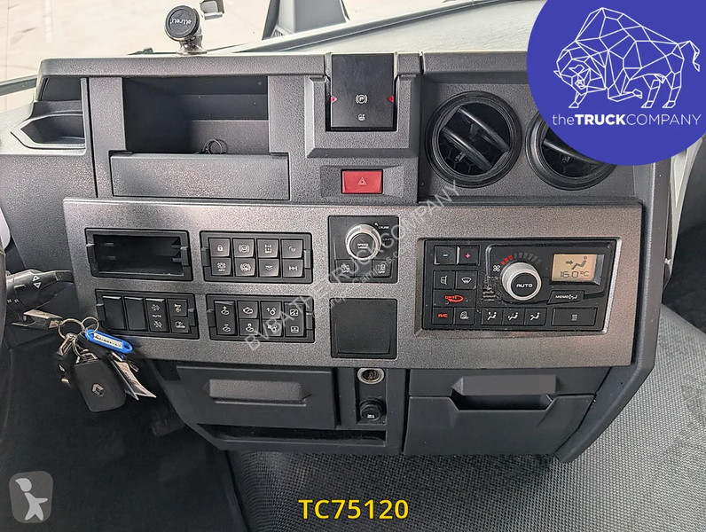 جرار Renault T 480