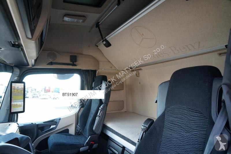 Влекач Mercedes ACTROS 1845