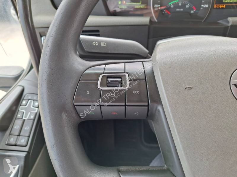 جرار Volvo