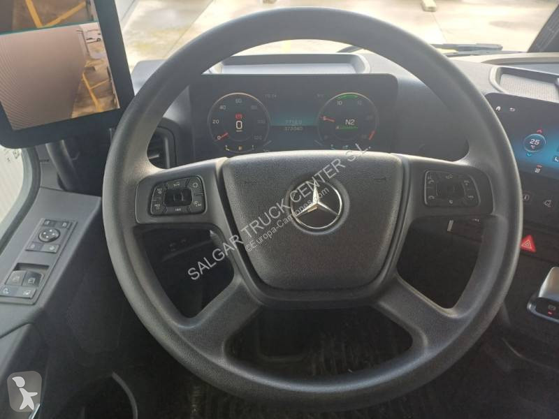 جرار Mercedes