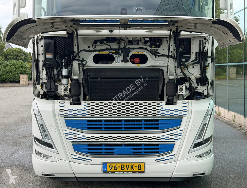 Tracteur Volvo 13500 GLOBETROTTER ONLY 312.000...