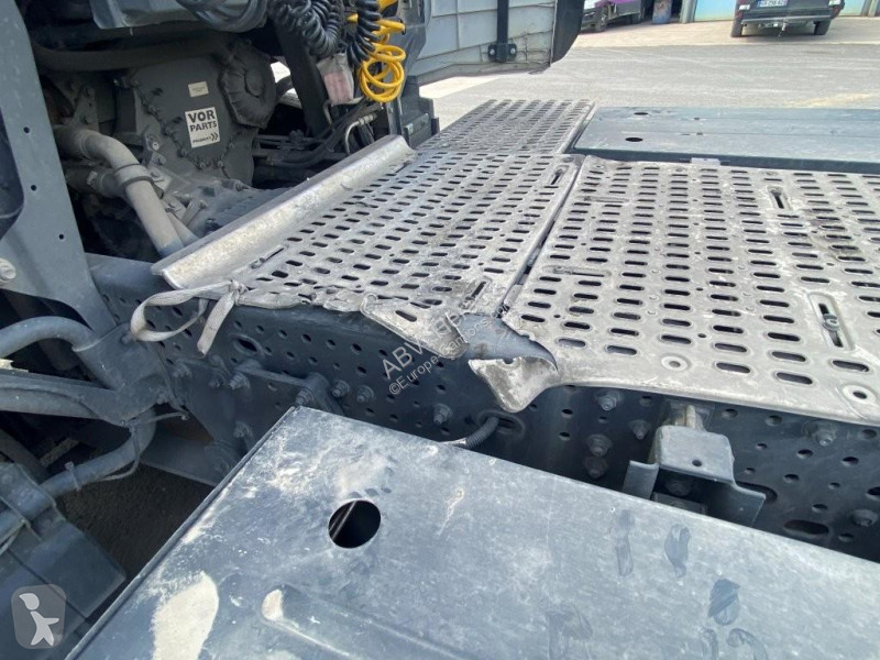 Cabeza tractora Iveco 440 S 46