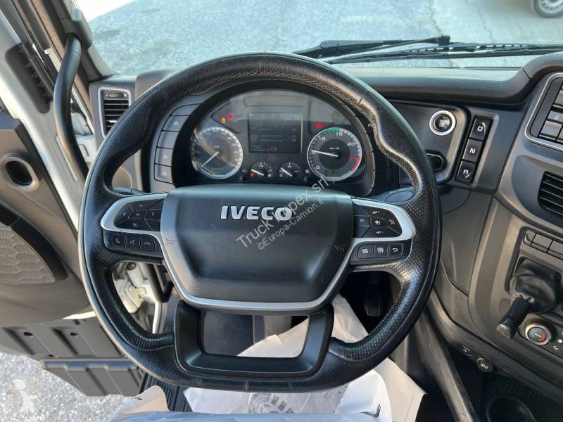 Tahač Iveco 490