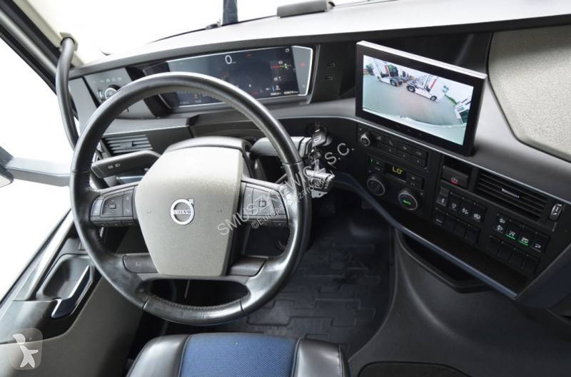 Тягач Volvo