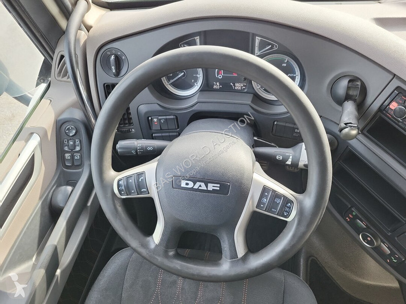 Nyergesvontató DAF 530