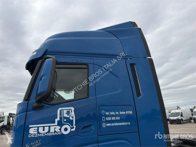 Cap tractor Iveco s-way 490 4x2 S/A Sleeper...