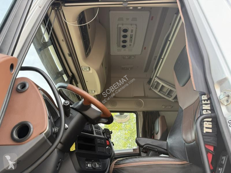 Tracteur DAF 530