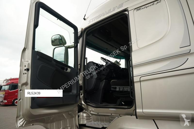 Тягач Scania R 410