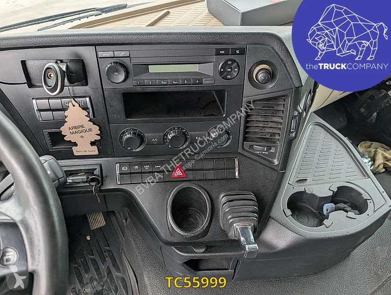 Cabeza tractora Mercedes 1842
