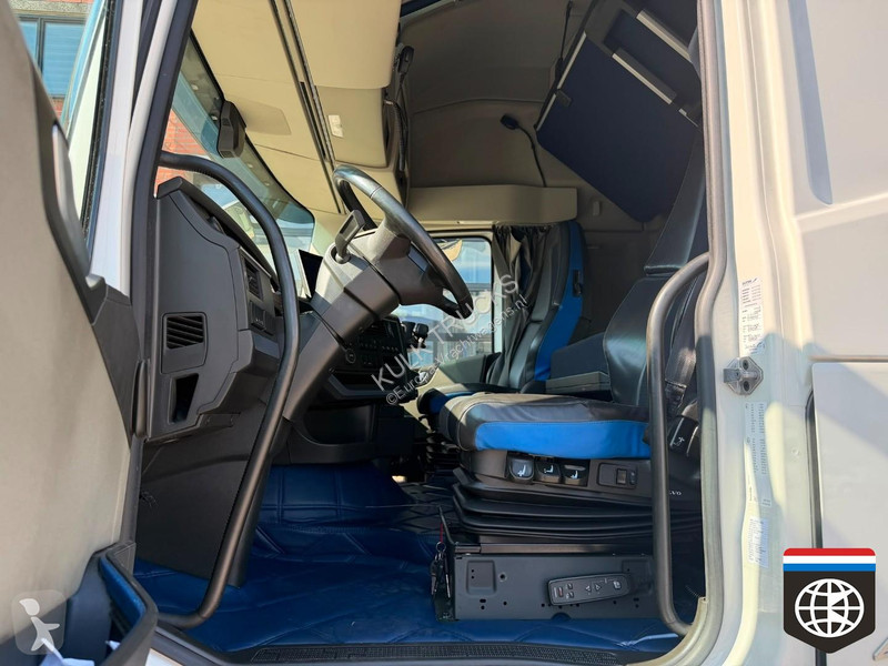 جرار Volvo 500 Globetrotter XL 6X2/2 - PTO -...