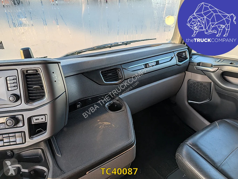 Scania 520 tractor unit