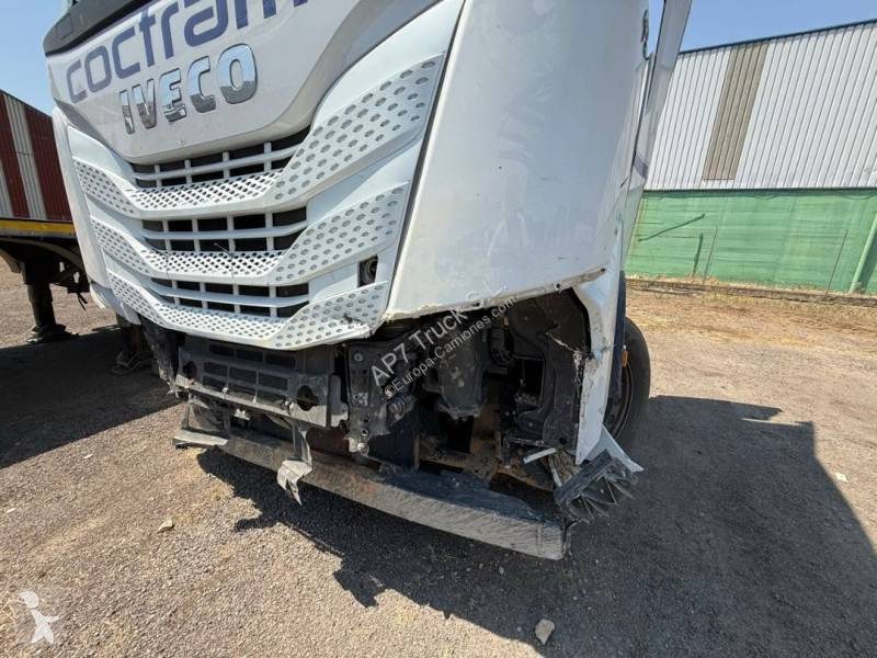 Iveco 490 tractor unit