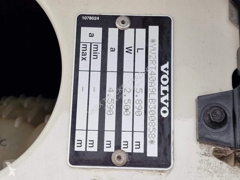 Traktor Volvo 13500 Globetrotter 4x2 - I...