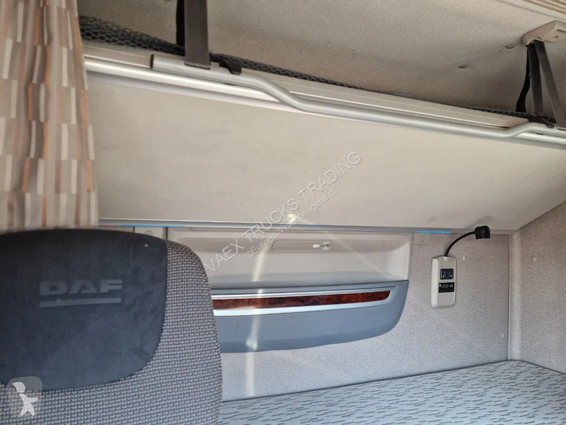 Traktor DAF 440 SpaceCab 4x2 - Full spoiler -...
