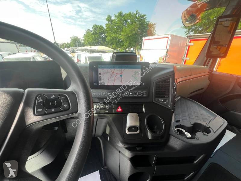 Traktor Mercedes