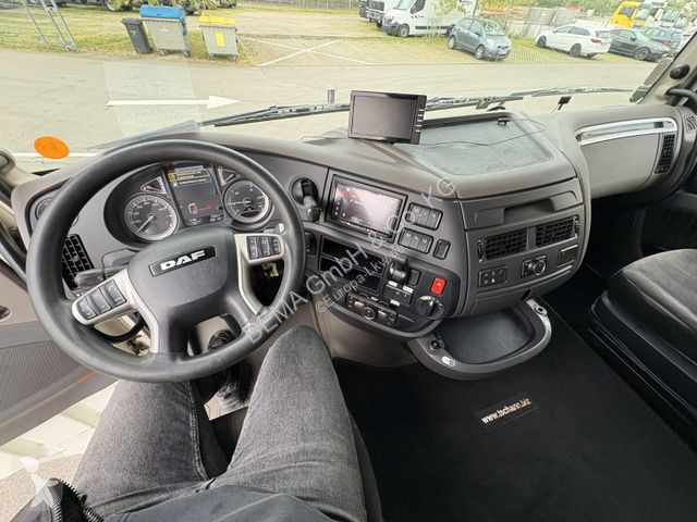 Traktor DAF 480...
