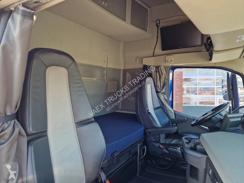 Traktor Volvo 13500 Globetrotter XL 6x2 - I...