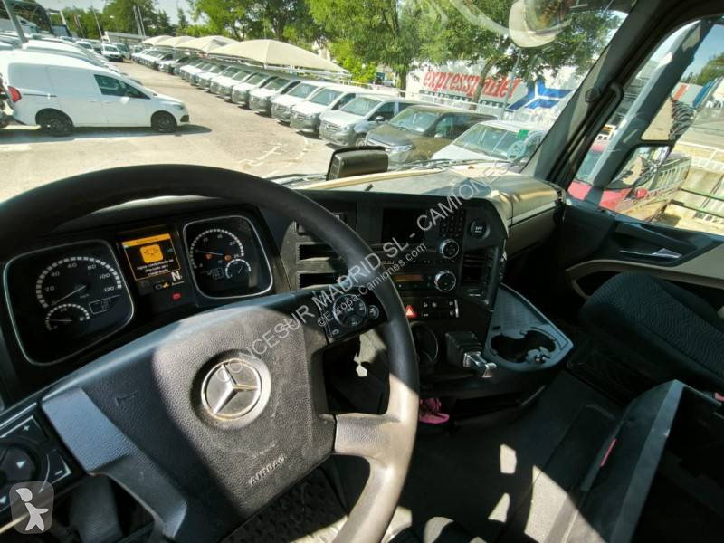 Traktor Mercedes
