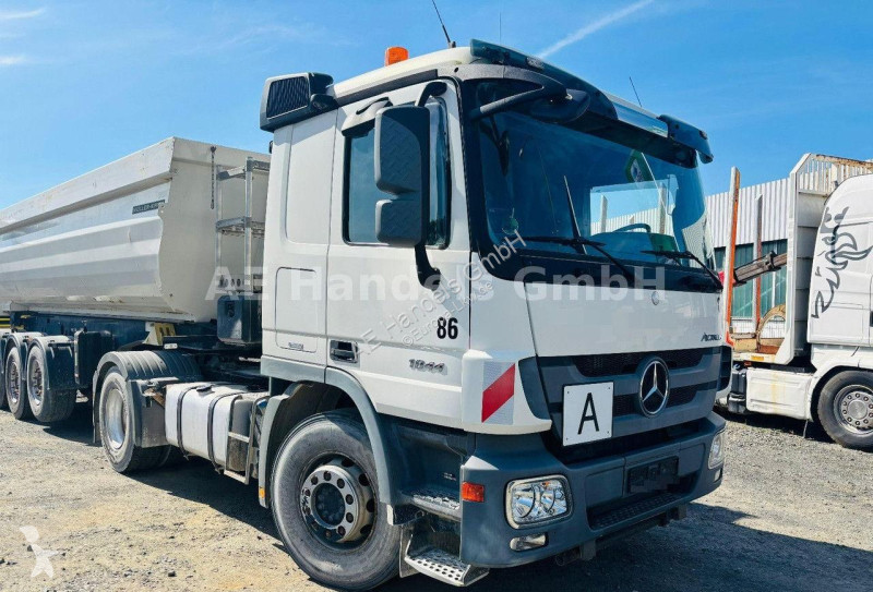 Traktor Mercedes 1844