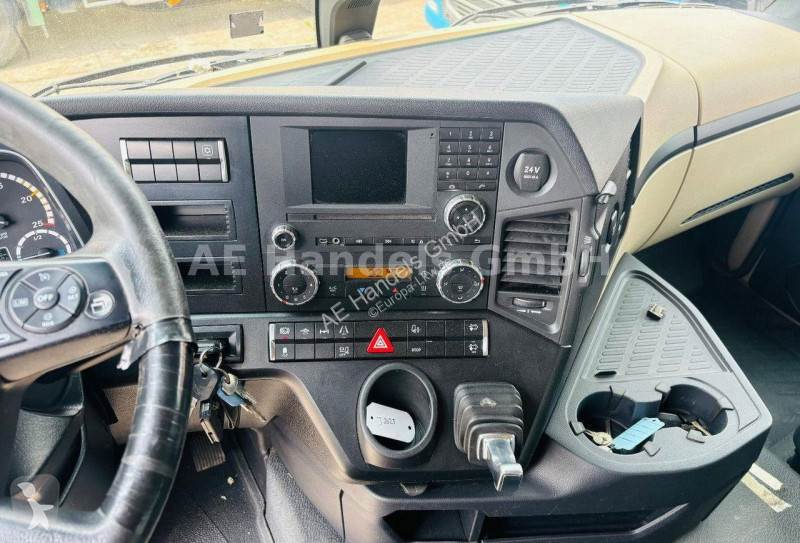 Traktor Mercedes