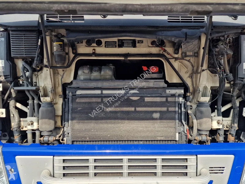 Tahač Volvo 13520 Low roof 6x2 - Retarder -...