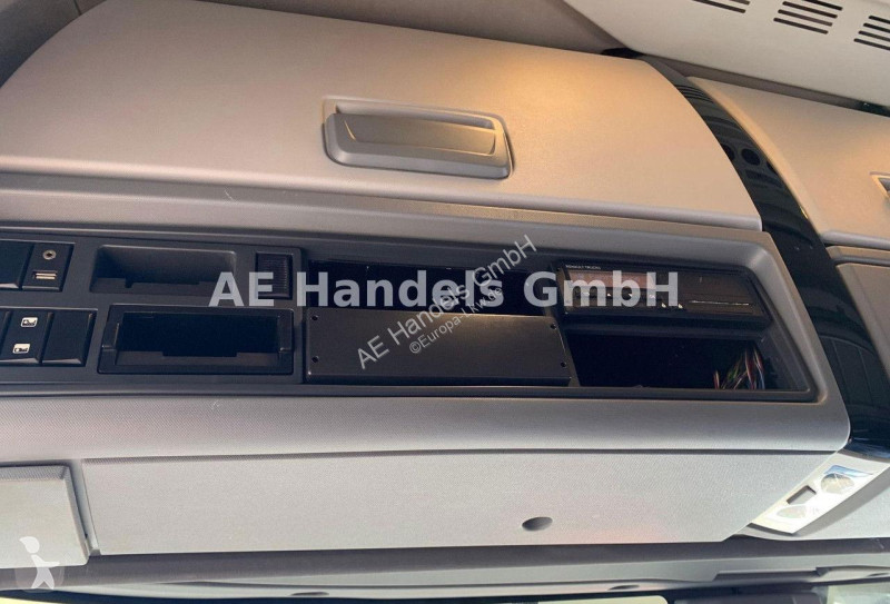 جرار Renault T HIGH 520