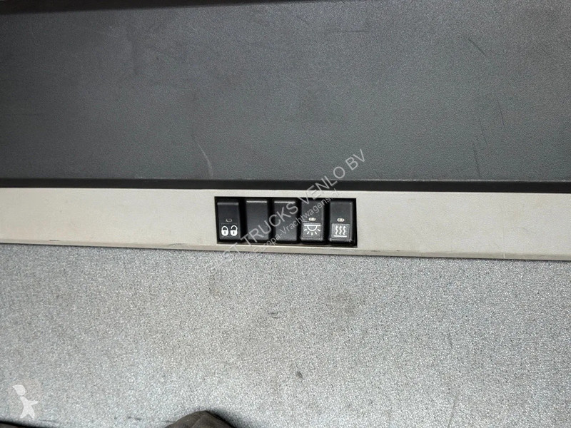 Traktor Volvo 16700 6x4 Tipper And Tractor...